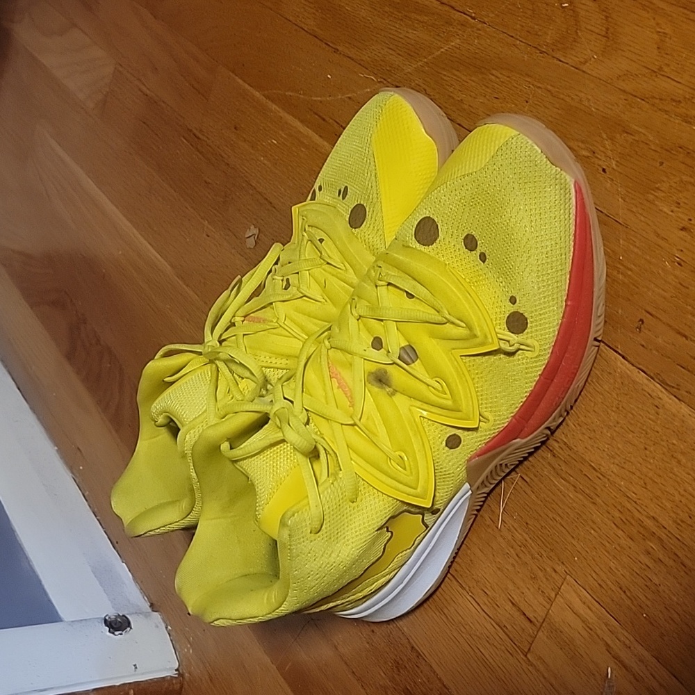 Nike Kyrie Spongebobs's Size 11